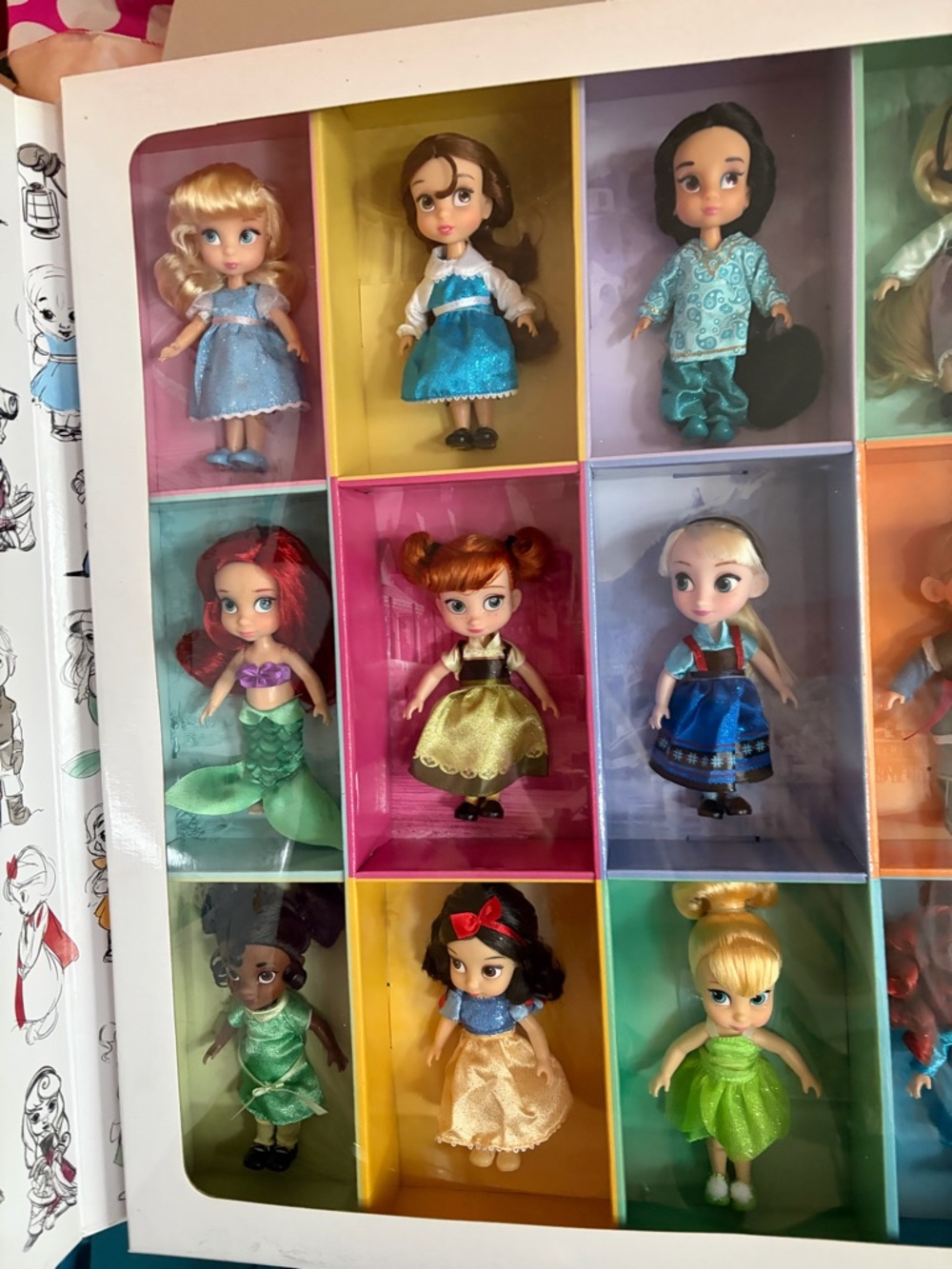 RARE!! Disney Deluxe Animator’s Mini Doll Collection Box 2015